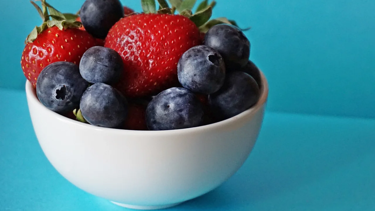 Aliments anti-inflammatoires : oméga-3, polyphénols, fibres et épices