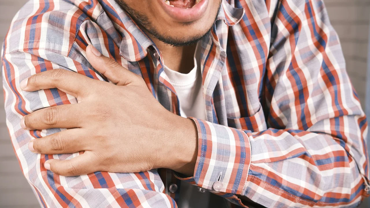 Crise cardiaque : les symptômes atypiques à ne jamais ignorer