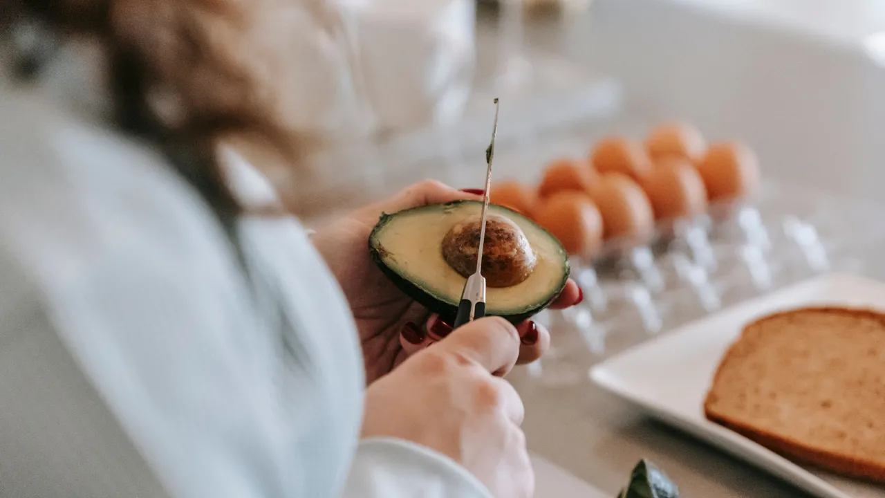 Superaliments et nutrition fonctionnelle : comment l&rsquo;œuf et l&rsquo;avocat optimisent votre santé